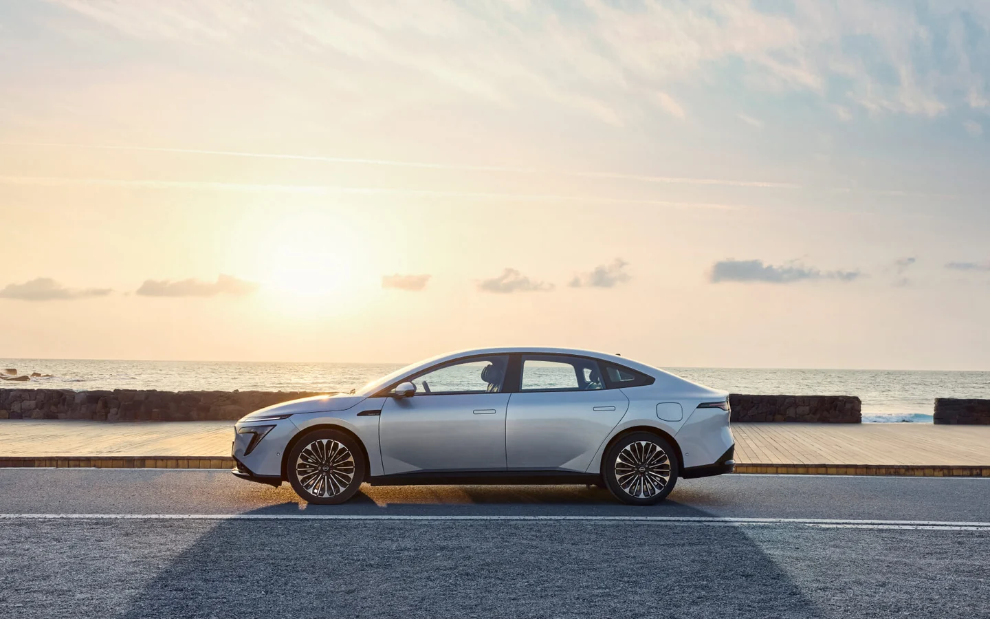 NISSAN N7: особенности модели, 1