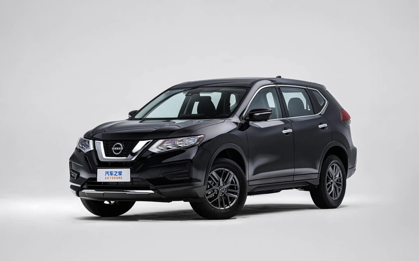 NISSAN X-Trail: особенности модели, 1