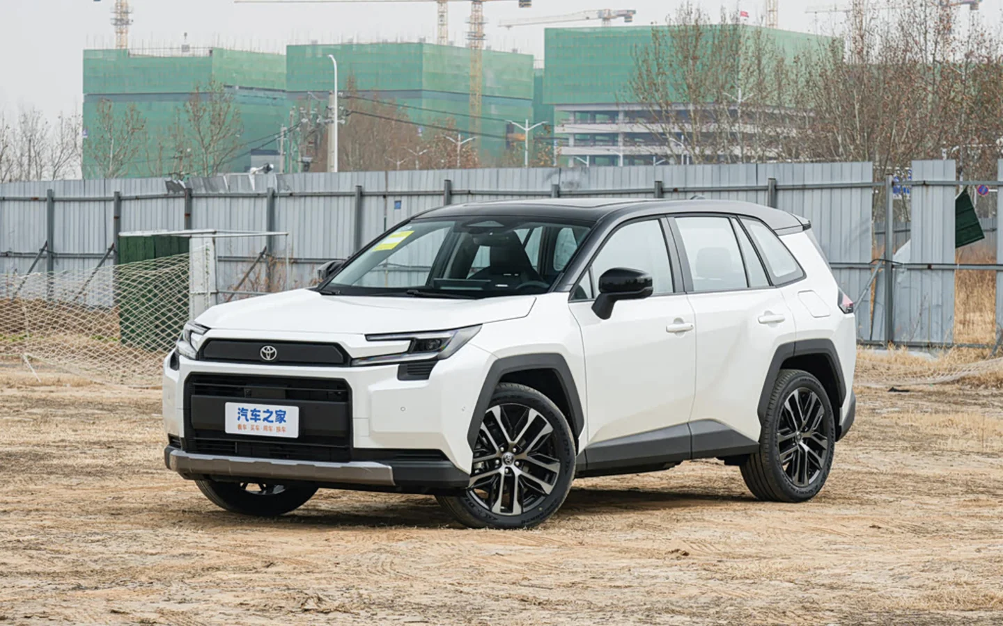 TOYOTA RAV4: особенности модели, 3