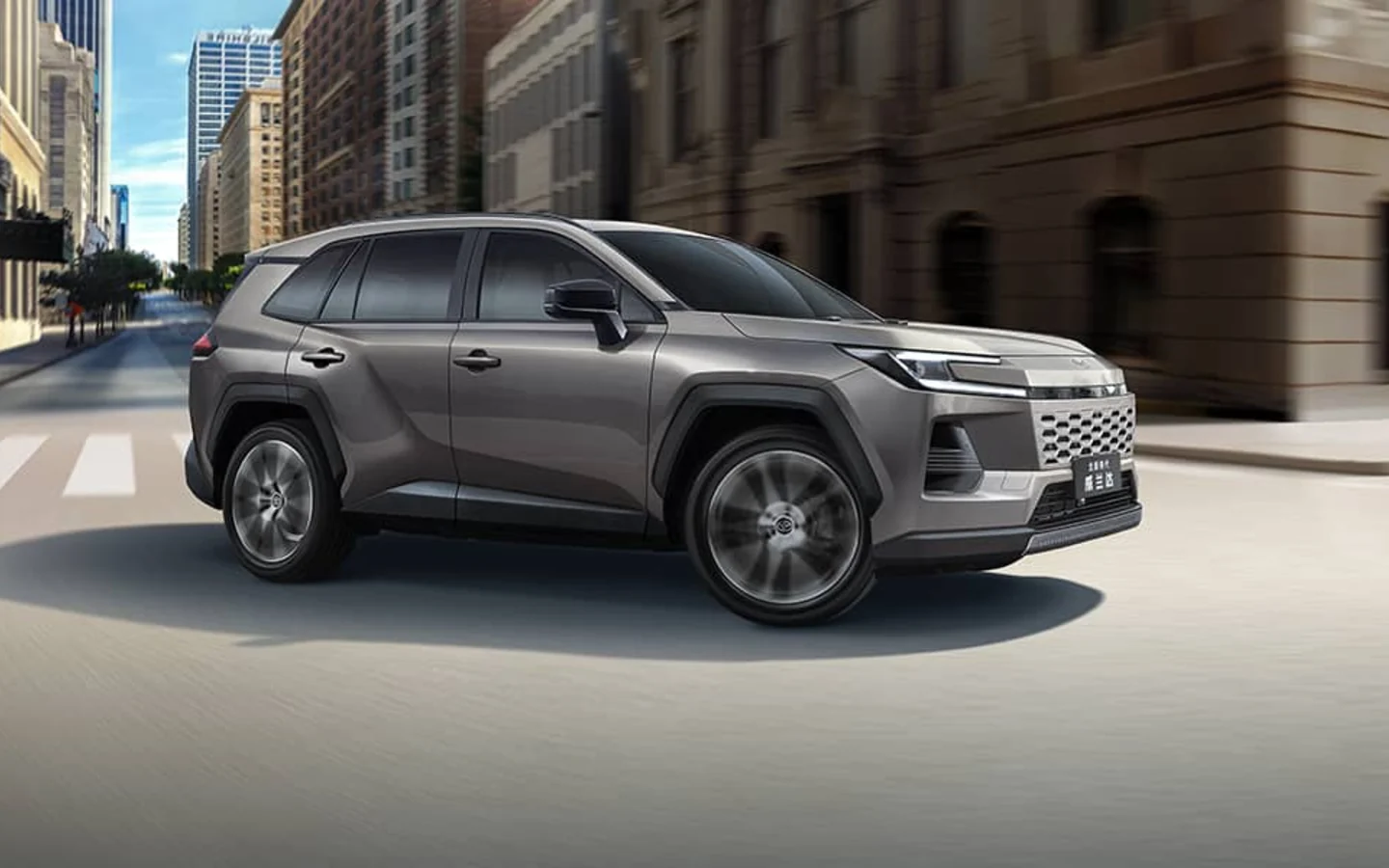 TOYOTA Wildlander: особенности модели, 1